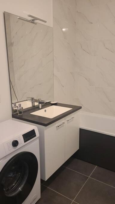 Appartement Chic 5 Min Disneyland/Vallee Village Serris Luaran gambar